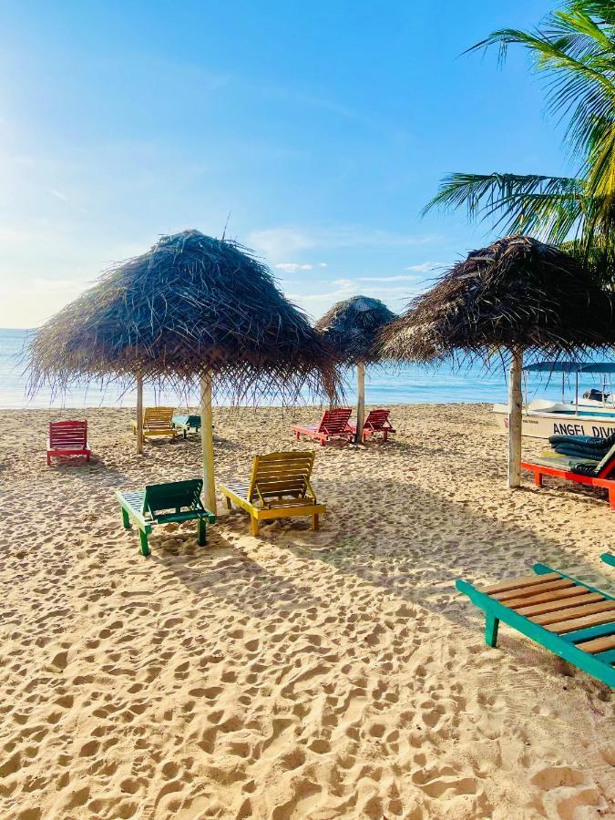 Golden Beach Cottages Тринкомали Экстерьер фото